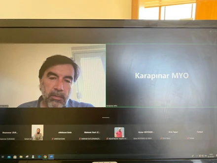 İlçelerde öğrenim gören öğrencilerimiz ile online toplantı gerçekleştirildi